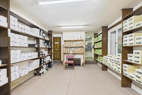 CAM04201G0-PR0094-STILL012