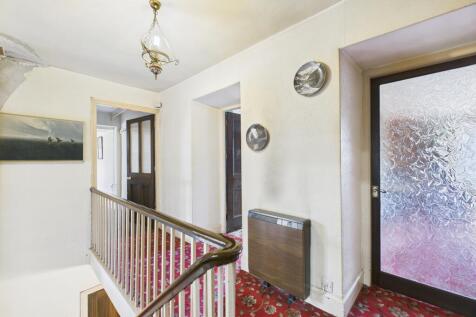 CAM04201G0-PR0094-STILL004