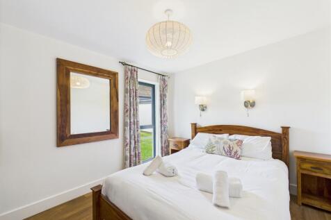 CAM04201G0-PR0101-STILL023