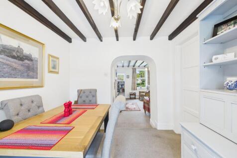 CAM04201G0-PR0102-STILL022