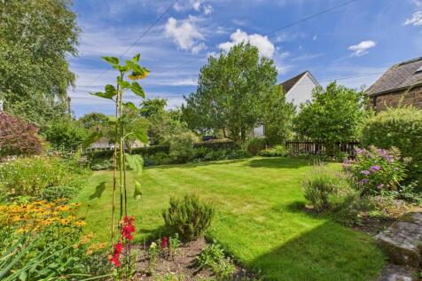 CAM04201G0-PR0102-STILL041