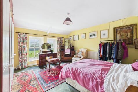 CAM04201G0-PR0110-STILL037