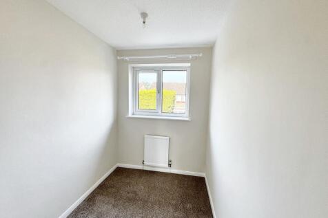 Single bedroom - eden may