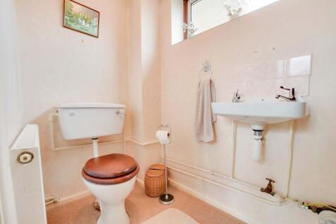 Ground Floor WC/Cloaks