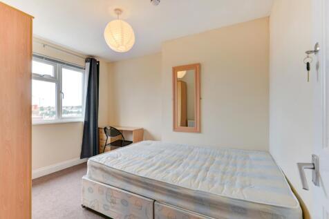 97 Whippingham Road Bedroom 6 (3)