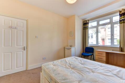 G4 83 Brading Road Bedroom 1 (2)