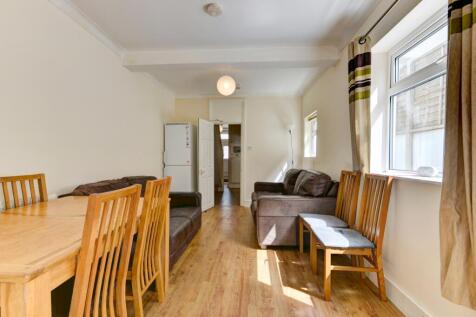 99 Brading Road Lounge (2)