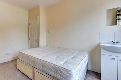 99 Brading Road Bedroom 5 (2)