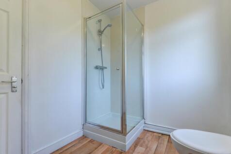 6 Nyetimber Hill Bathroom 1 (1)