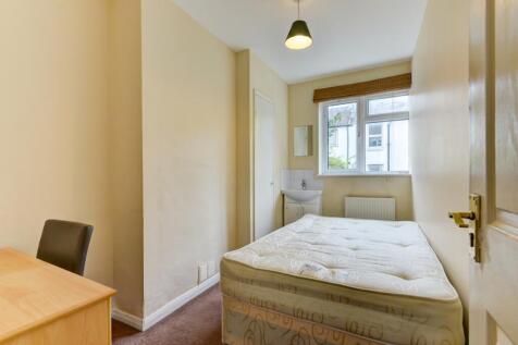 23 Caledonian Road Bedroom 2