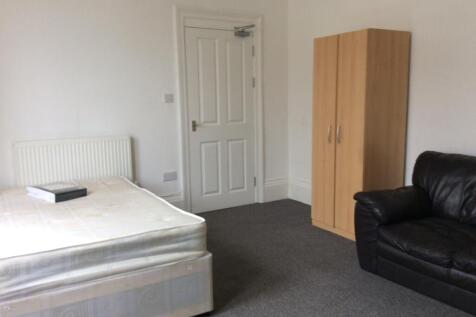 6 Upper Wellington bedroom 1