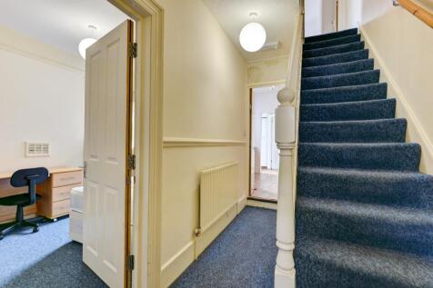 100 Bonchurch Road Hallway