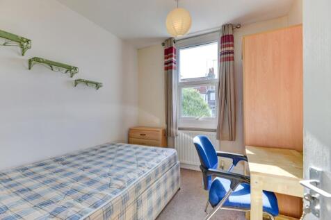 103 Whippingham Road Bedroom 3 (2)