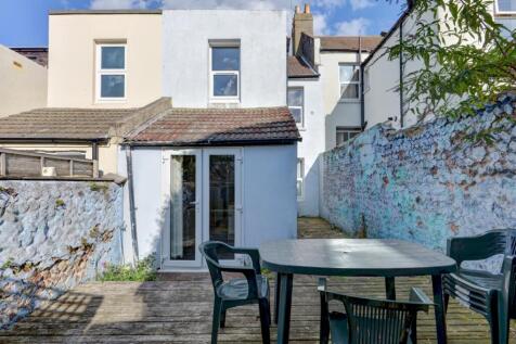 103 Whippingham Road Outside Area