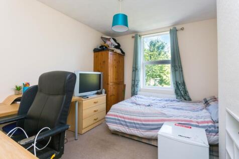 25 Hythe Road Bedroom 3