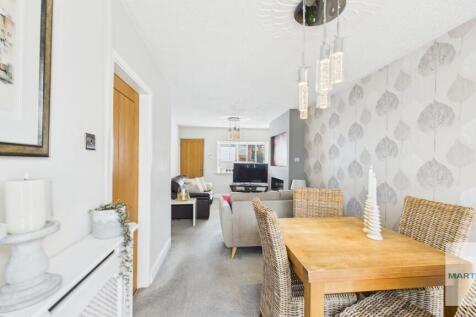 Through lounge / ...