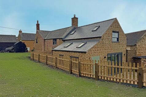 Main Street, Caldecott