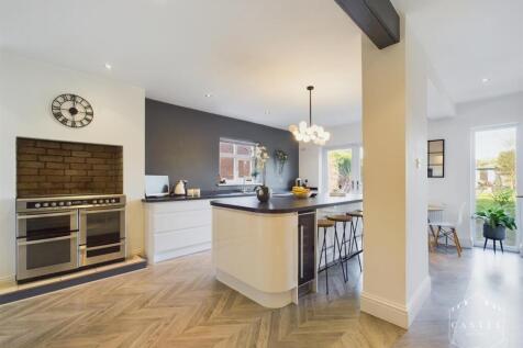 OPEN PLAN DINING KITCHEN