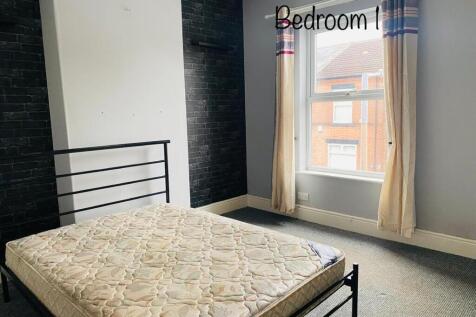 Bedroom 1.JPG