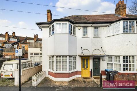 Queens Avenue N21 3JH-1.jpg