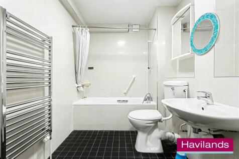 Flat 6, Chesterfield Lodge N21 1LW-2.jpg