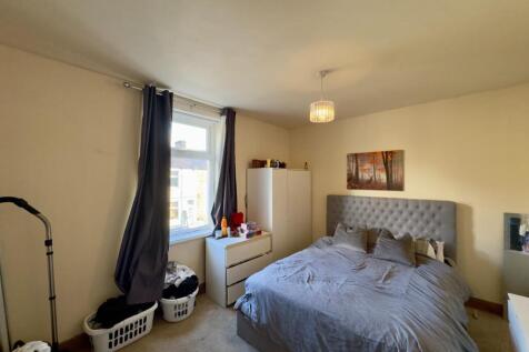 Master Bedroom Photo Lowerhouse Lane, Burnley, For