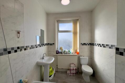 Bathroom Photo Lowerhouse Lane, Burnley, For Sale,