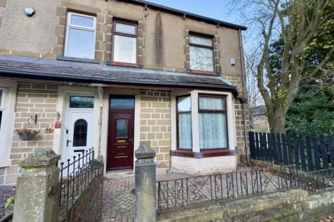 Main Photo Three Bedroom Property For Sale Clevela