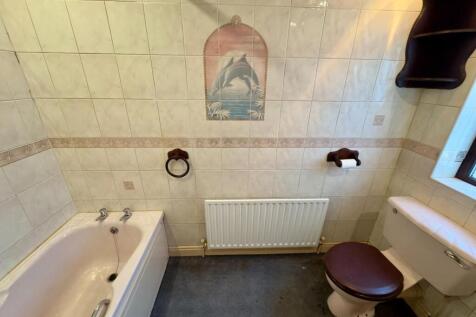 Bathroom Photo Three Bedroom Property For Sale Cle