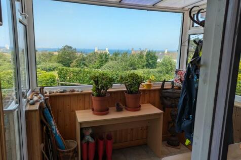 porch off of fron...