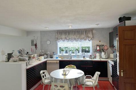 Kitchen bright