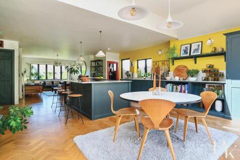 66 Deancourt Road, BN2 (50).jpg