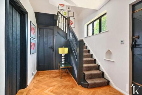 66 Deancourt Road, BN2 (23).jpg