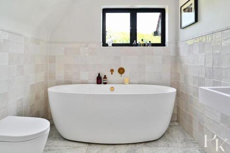 66 Deancourt Road, BN2 (35).jpg