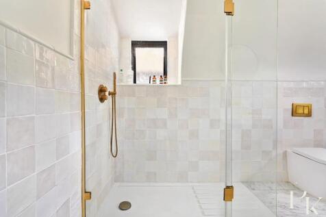 66 Deancourt Road, BN2 (24).jpg