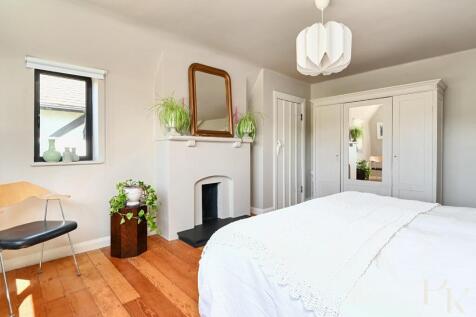 66 Deancourt Road, BN2 (48).jpg