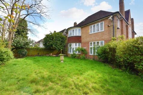 Beachcroft 18r Manor House Drive (4).JPG