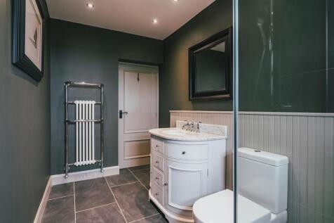 Master En-Suite Shower Room