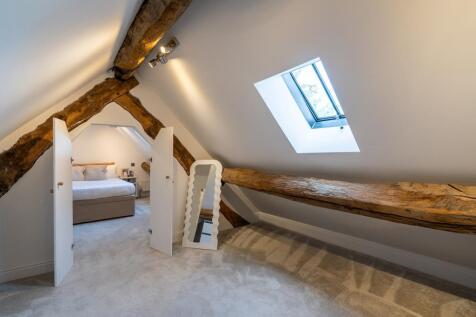 Bedroom 3 Dressing Area