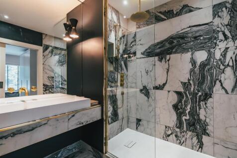 Master En-Suite Shower Room