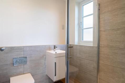 Master En-Suite Shower Room