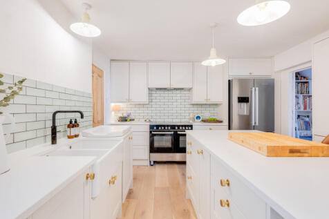 660d1b734d24b_Low_Res_Pen Eglos-2