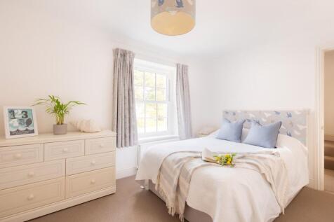 67e6ca102fc2b_Lowenna Manor 6-4