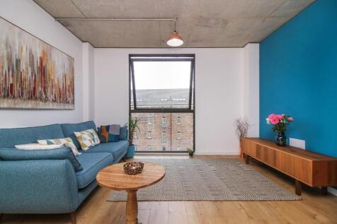 Living Room / Kitchen Diner