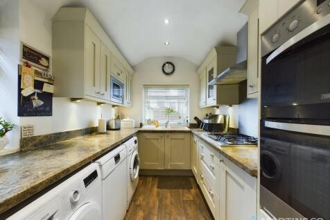 Kitchen (c)
