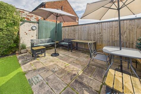 CAM02318G0-PR0484...