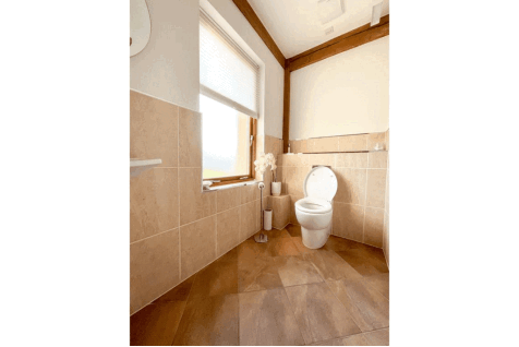 The-Gate-House,-Coutts-House,-Onchan-(36).gif