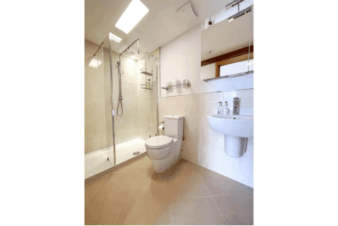 The-Gate-House,-Coutts-House,-Onchan-(23).gif