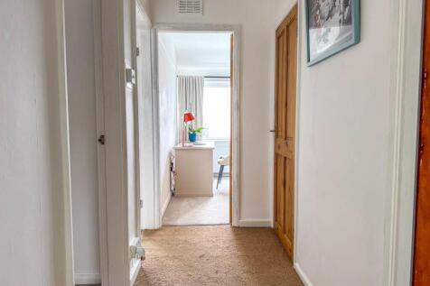 54 King Edward Road, Onchan (16).jpg