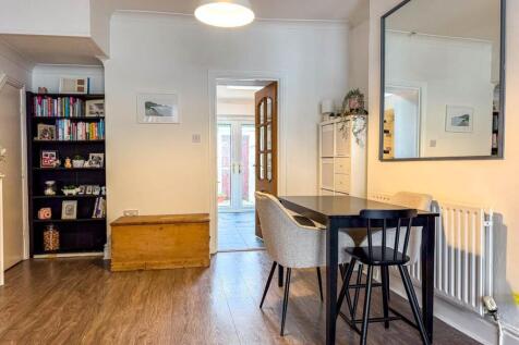 18 Victoria Avenue, Douglas (23).jpg